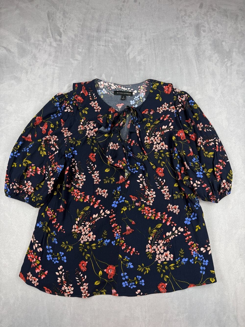 Banana Republic Women's Med Black Floral Tie Front Collar Flowy
